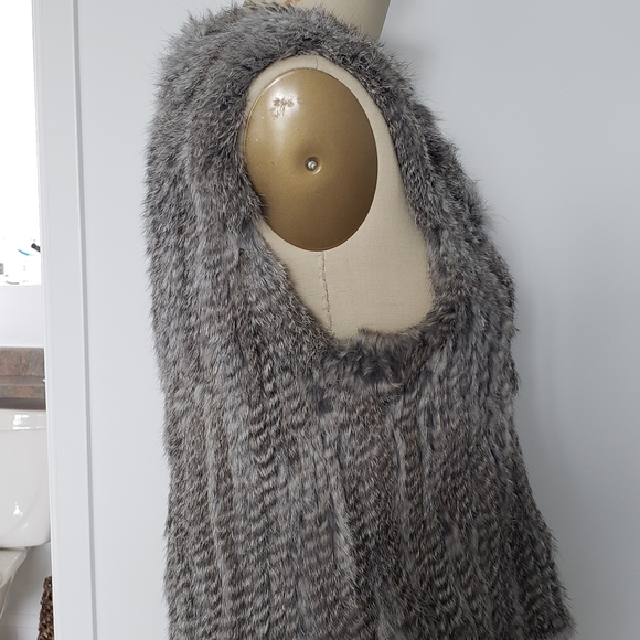 525 knit Rabbit Fur Vest - Picture 2 of 4